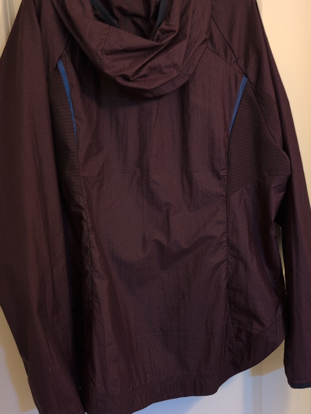 Athleta Burgundy Hooded Full Zip Windbreaker Jacket Size Large